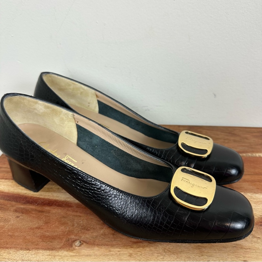 Vintage Salvatore Ferragamo Gancini Pumps - Picture 6 of 13